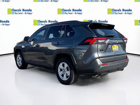 Used 2019 Toyota RAV4 XLE image 5