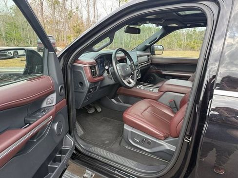Used 2024 Ford Expedition Max Limited image 3