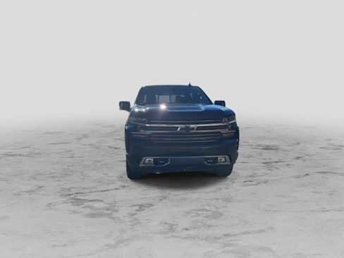 Used 2019 Chevrolet Silverado 1500 High Country w/ Technology Package AWD/4WD image 3