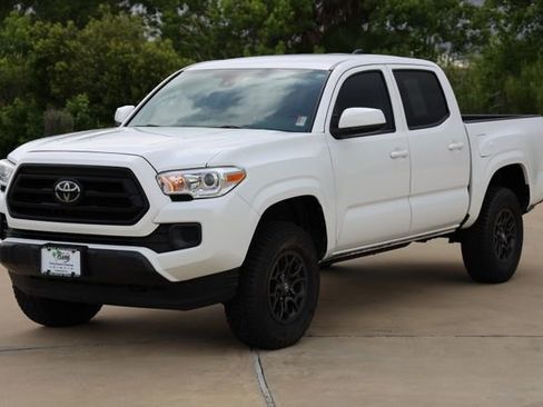Certified 2023 Toyota Tacoma SR AWD/4WD image 3
