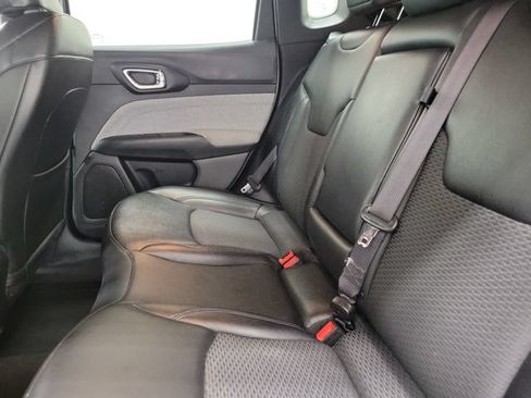Used 2024 Jeep Compass Latitude AWD/4WD image 10