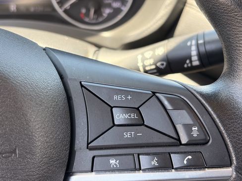 Used 2024 Nissan Sentra SV FWD image 25