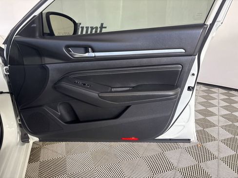 Used 2019 Nissan Altima 2.5 Platinum image 28