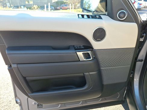 Used 2022 Land Rover Range Rover Sport HSE Silver Edition image 13