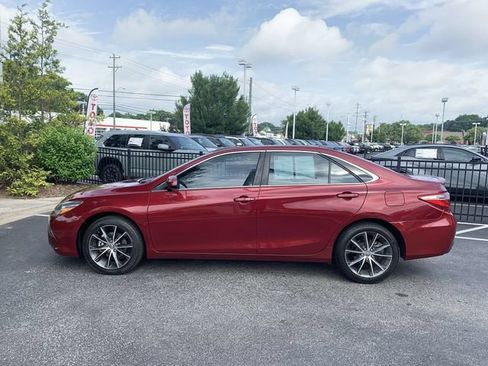 Certified 2017 Toyota Camry XSE FWD image 5
