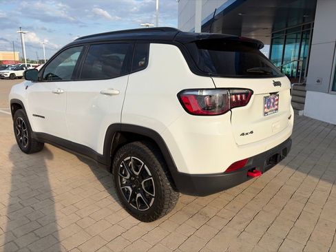 Used 2025 Jeep Compass Trailhawk w/ Trailer Tow Group AWD/4WD image 7