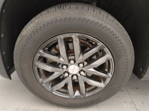 Used 2019 GMC Acadia SLT AWD/4WD image 31