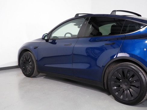 Used 2024 Tesla Model Y Long Range image 50