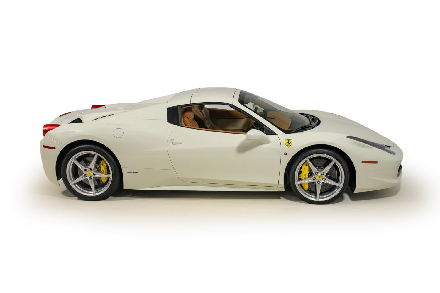 Used 2015 Ferrari 458 Spider RWD image 8
