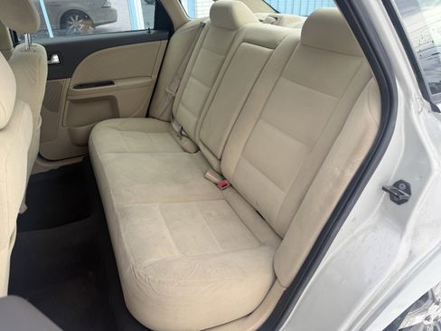Used 2008 Ford Taurus SEL image 19