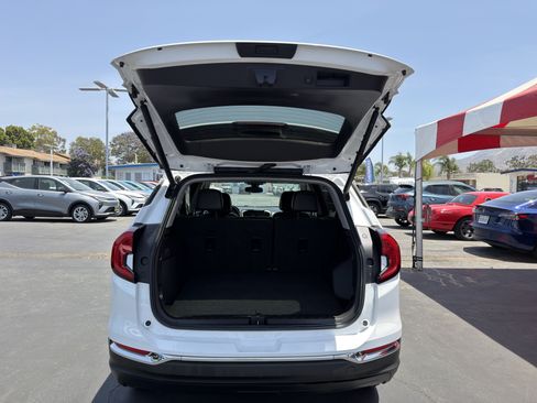 Used 2023 GMC Terrain SLT FWD image 14