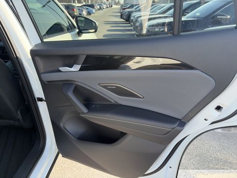 New 2026 Volkswagen Tiguan SEL R-Line image 19