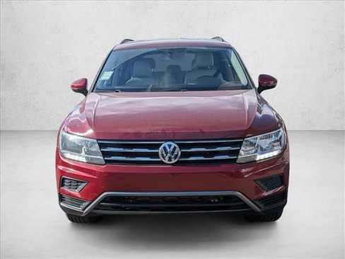 Used 2018 Volkswagen Tiguan SE image 2