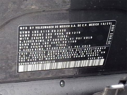 New 2026 Volkswagen Tiguan SE R-Line image 11