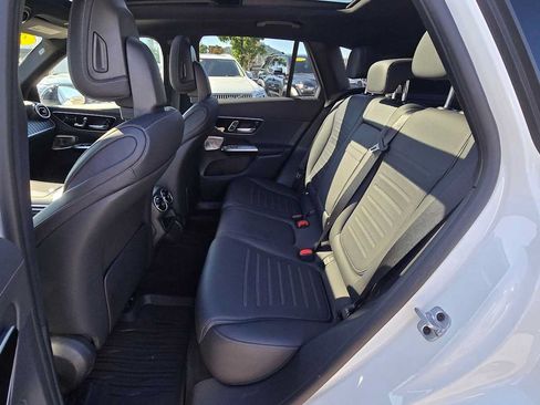 Used 2024 Mercedes-Benz GLC 300 4MATIC image 17