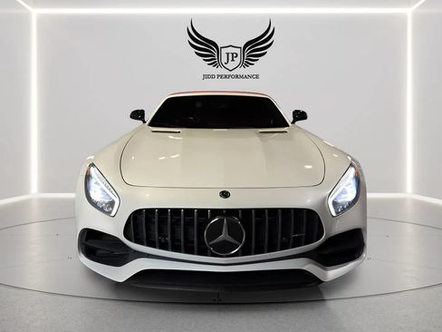 Used 2018 Mercedes-Benz AMG GT Roadster image 3