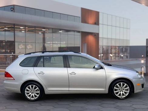 Used 2009 Volkswagen Jetta TDI FWD image 4