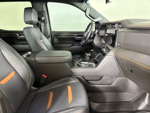 Certified 2024 GMC Sierra 1500 AT4 w/ Technology Package AWD/4WD image 17