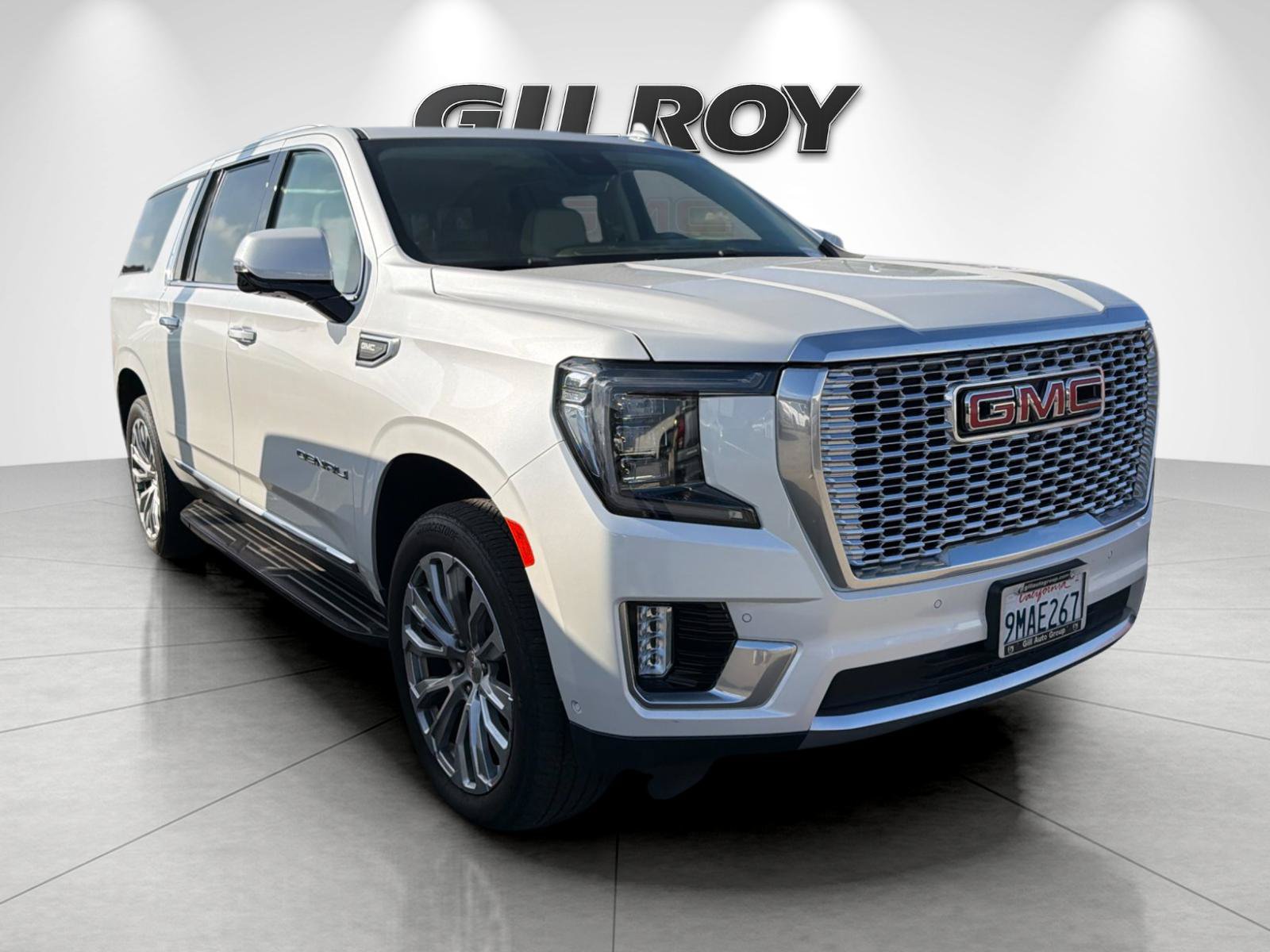 Used 2024 GMC Yukon XL Denali w/ Advanced Technology Package AWD/4WD image 2