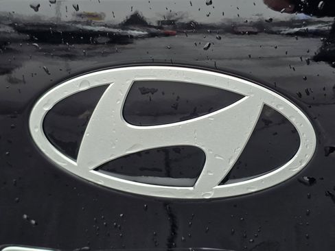 Used 2025 Hyundai Kona SEL image 12