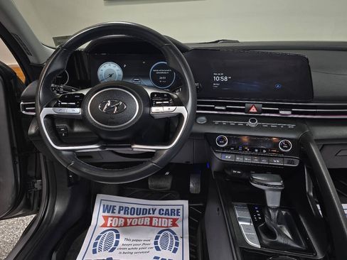 Used 2023 Hyundai Elantra Limited w/ Winter Weather Package FWD image 28