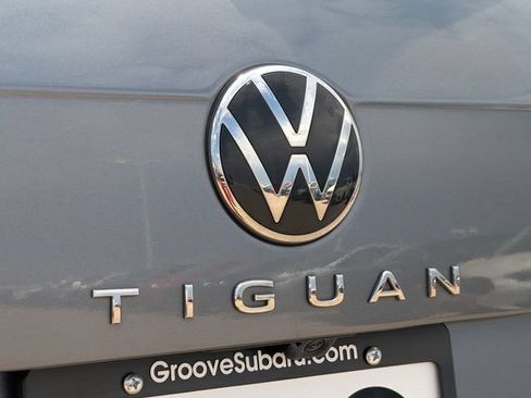 Used 2024 Volkswagen Tiguan SE AWD/4WD image 13