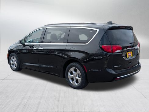 Used 2019 Chrysler Pacifica Touring Plus FWD image 5
