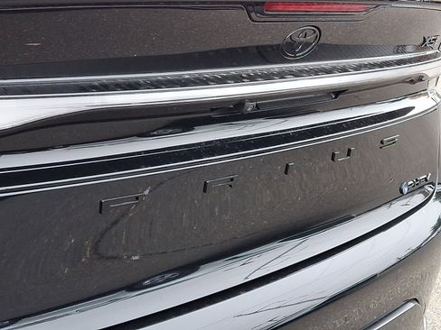 New 2026 Toyota Prius Plug-In Hybrid FWD image 15