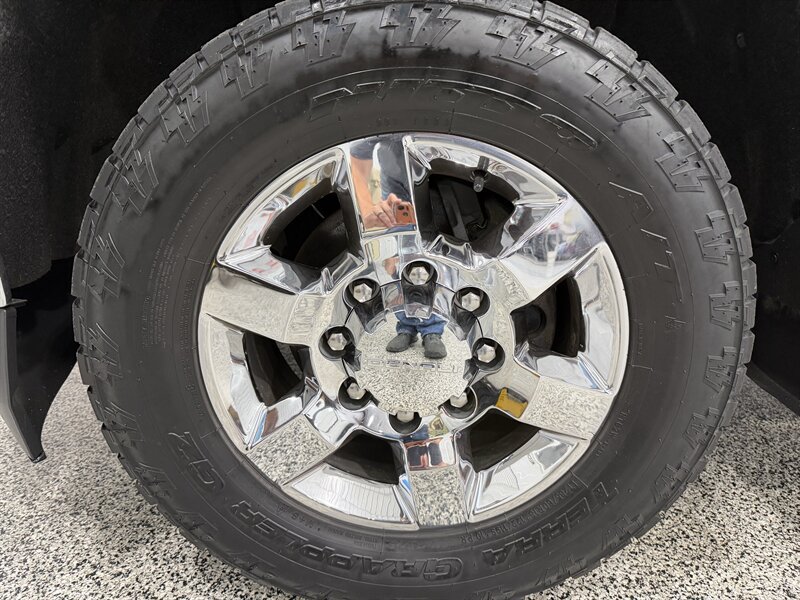 Used 2015 Chevrolet Silverado 2500 LTZ w/ Duramax Plus Package AWD/4WD image 26