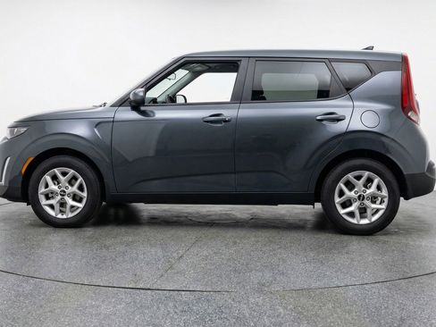 Used 2025 Kia Soul LX w/ LX Technology Package image 5