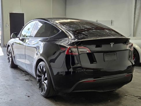 Used 2023 Tesla Model Y Long Range image 2
