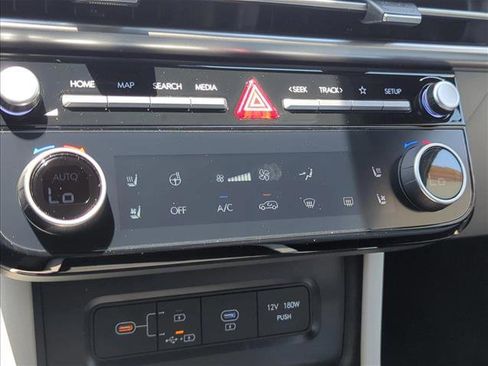 New 2025 Hyundai Tucson Limited image 12