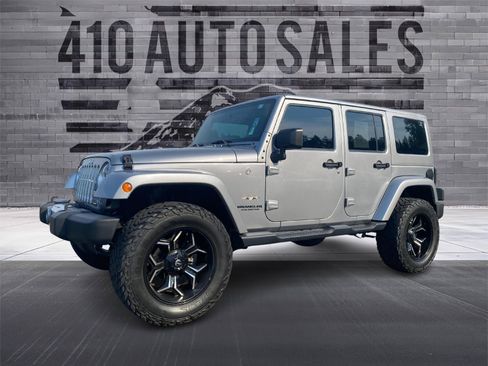 Used 2017 Jeep Wrangler Unlimited Sahara w/ Connectivity Group image 6