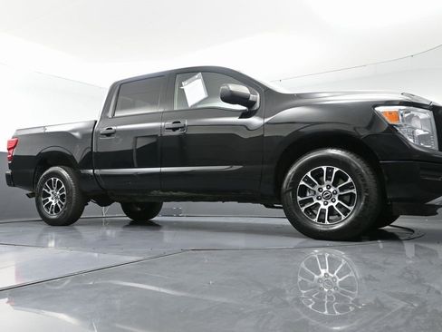 Used 2023 Nissan Titan SV image 46