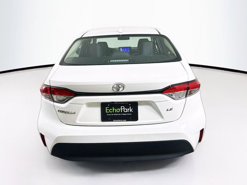 Used 2025 Toyota Corolla LE image 7