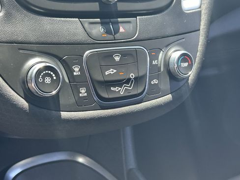 Used 2022 Chevrolet Malibu RS FWD image 14
