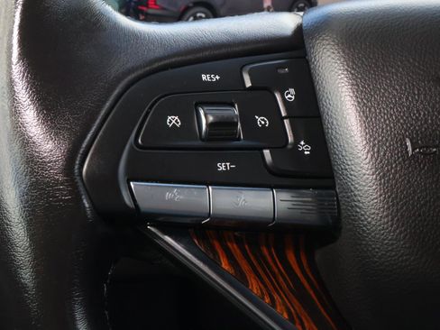 Used 2021 Cadillac Escalade Luxury image 29