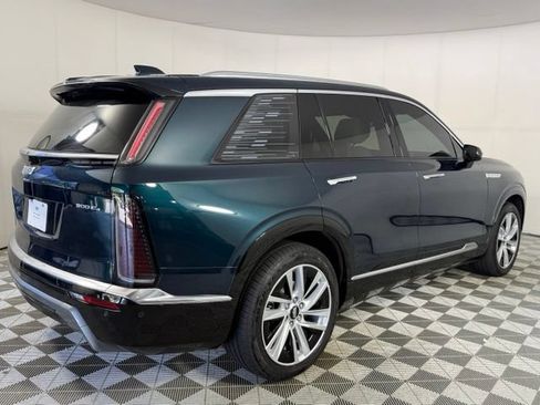 Used 2026 Cadillac Vistiq Luxury w/ LPO, Floor Liner Package AWD/4WD image 6