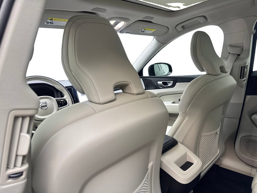 Used 2024 Volvo XC60 B5 Plus w/ Protection Package Premier AWD/4WD image 38