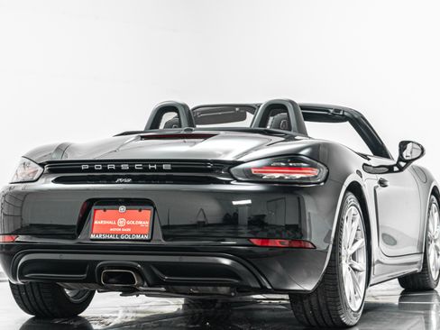 Used 2017 Porsche 718 Boxster RWD image 9