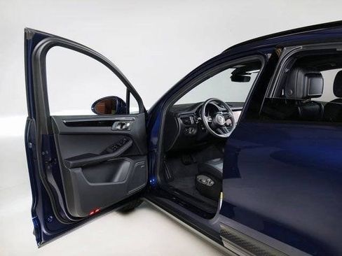 New 2026 Porsche Macan AWD/4WD image 28