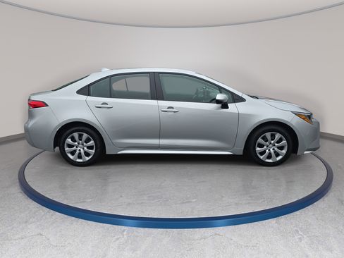 Used 2024 Toyota Corolla LE FWD image 4