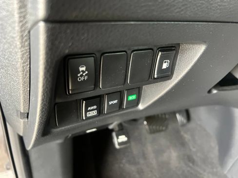 Used 2018 Nissan Rogue S AWD/4WD image 47