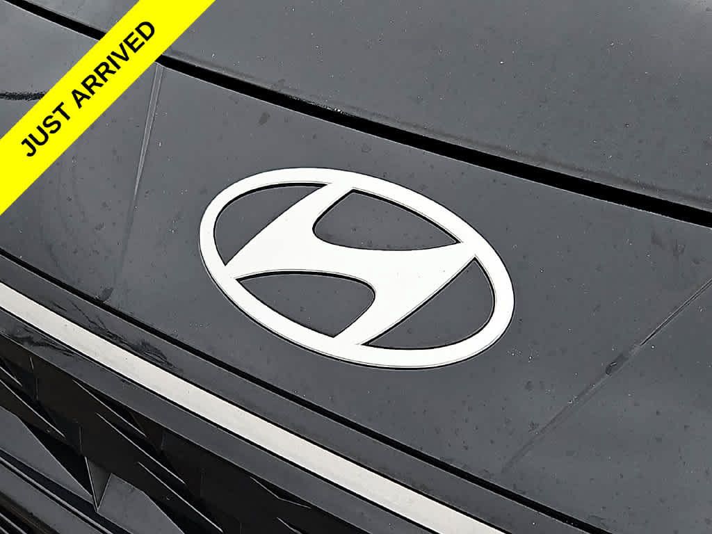 Used 2025 Hyundai Elantra SEL FWD image 32