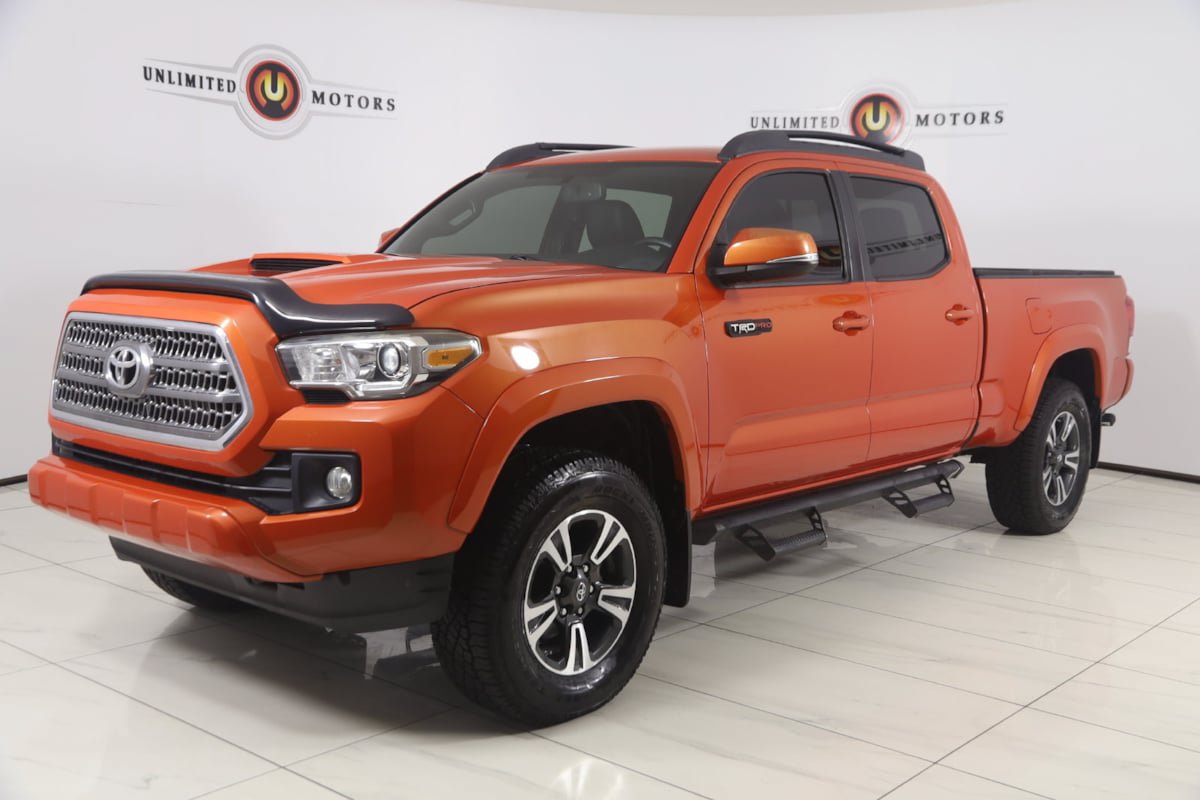 Used 2016 Toyota Tacoma TRD Sport w/ Towing Package AWD/4WD image 5