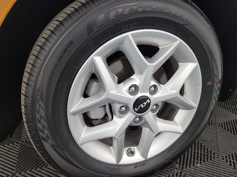 Used 2025 Kia Soul LX w/ LX Technology Package image 31