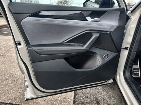 New 2026 Volkswagen Tiguan SE R-Line image 23