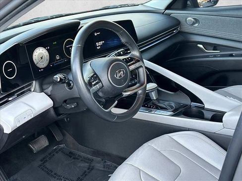 Used 2021 Hyundai Elantra Limited image 9