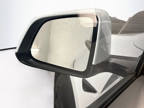 Used 2020 Tesla Model Y Performance AWD/4WD image 16