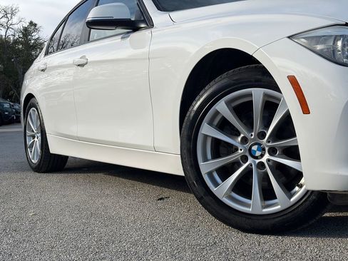 Used 2017 BMW 320i Sedan image 2